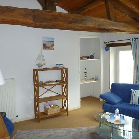 Bed and Breakfast Domaine Du Papillon Lesparre-Médoc Exterior foto