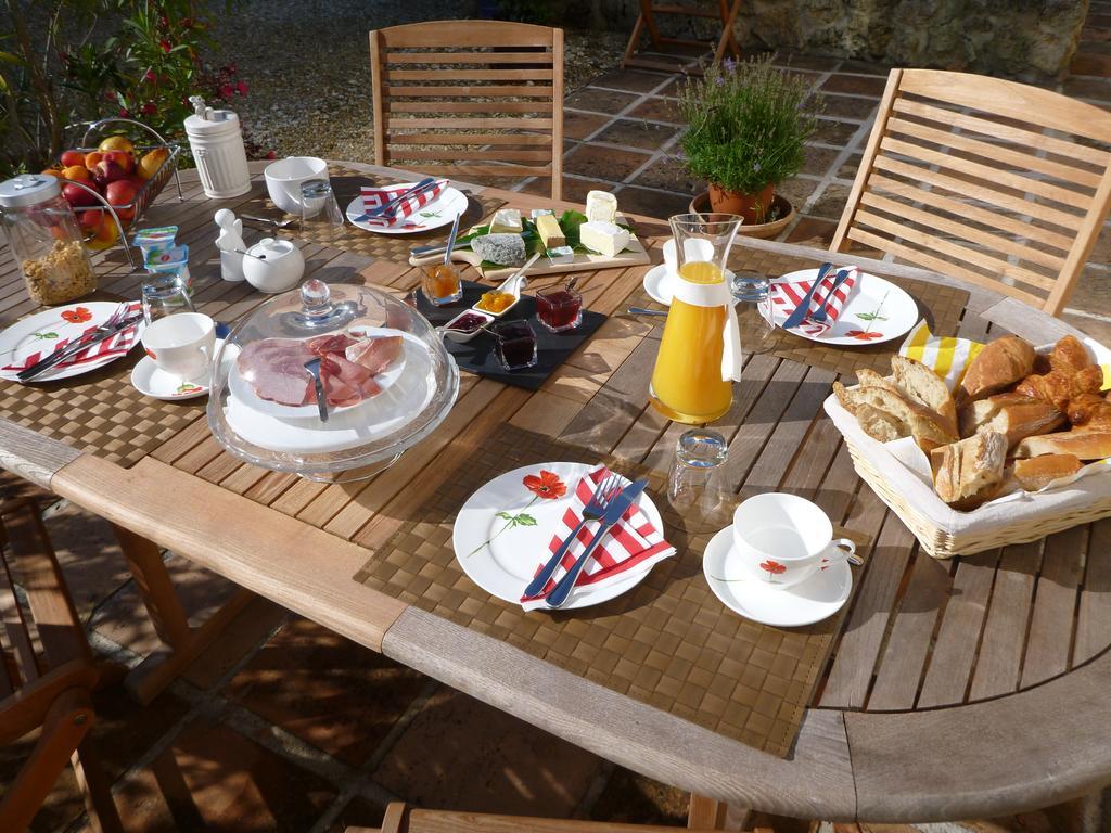 Bed and Breakfast Domaine Du Papillon Lesparre-Médoc Exterior foto