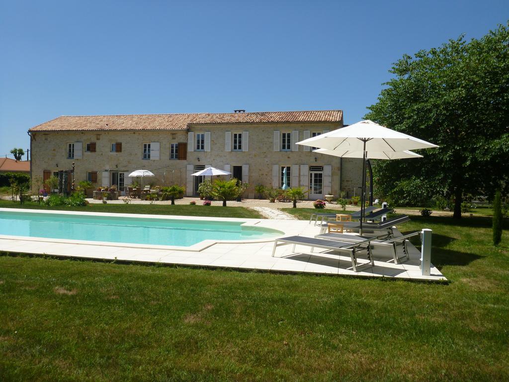 Bed and Breakfast Domaine Du Papillon Lesparre-Médoc Exterior foto